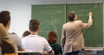 Oδηγίες του ΙΕΠ. Πώς θα καλυφθούν τα κενά του προηγούμενου έτους
